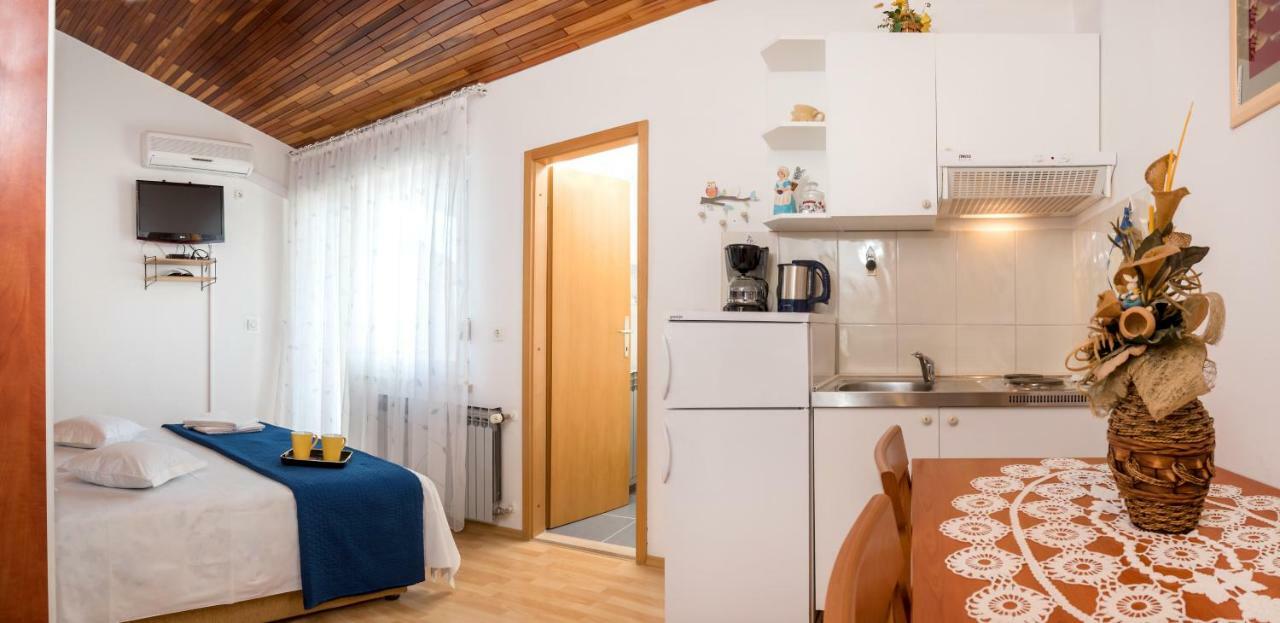 Apartments Juric Podstrana Eksteriør bilde